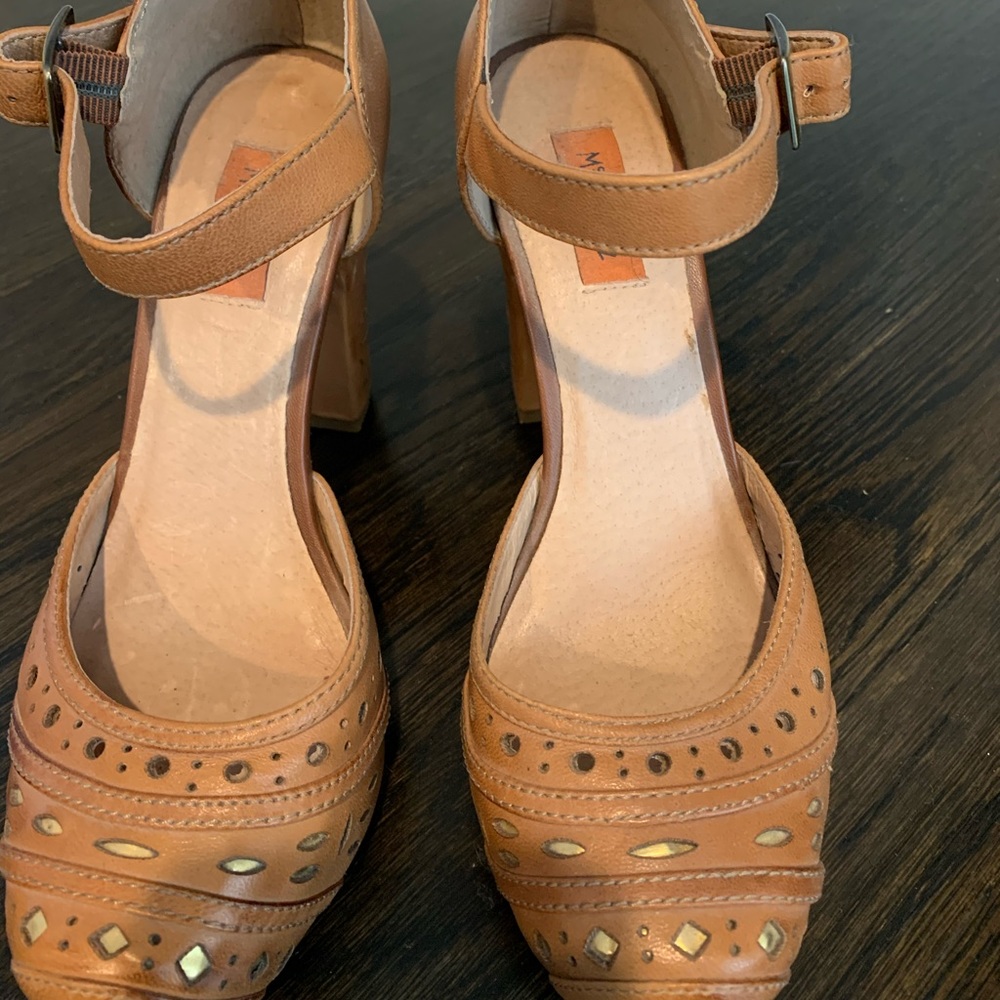 Miz Mooz Women’s Fargo platform pump